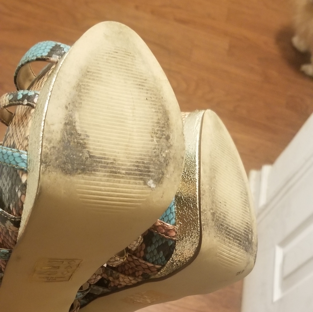 Heels - Picture 4 of 4